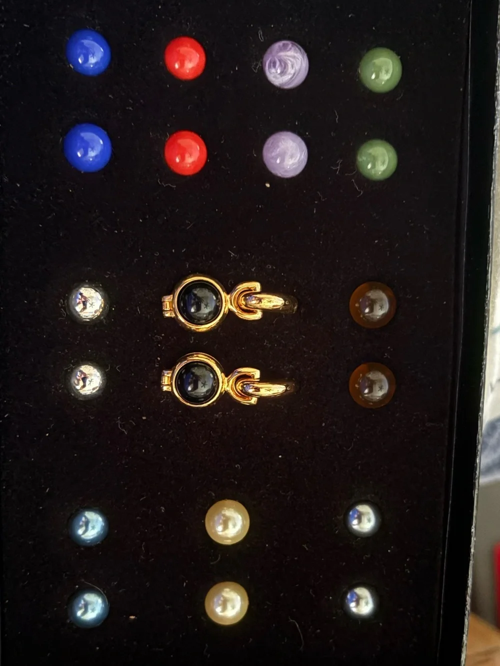 Joan Rivers Interchangeable 10 pair dangle Earrings Set. Gift boxed - Picture 2 of 4
